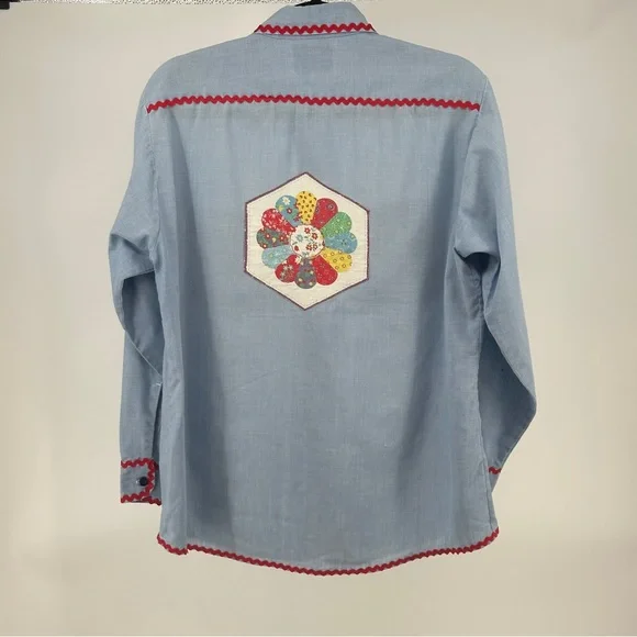 Vintage Blue Shirt with Colorful Patch Pockets Red Rick Rack Quilt - Picture 6 of 9